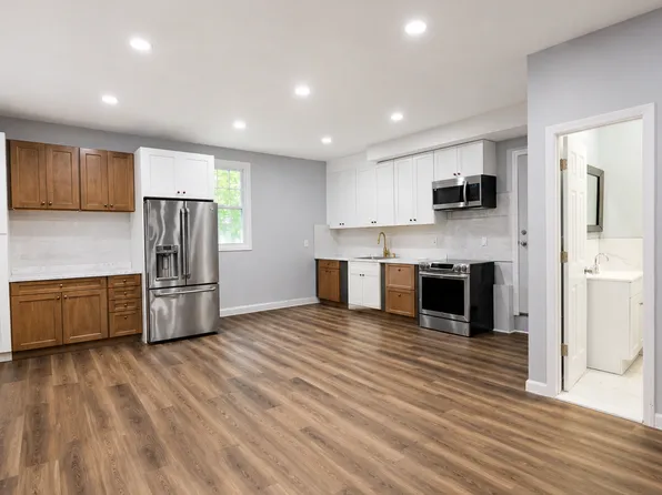 (undisclosed Address), Hauppauge, NY 11788