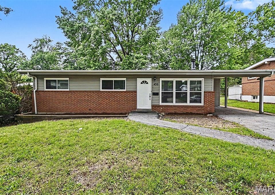 1st image of 435 Saint Edward Ln