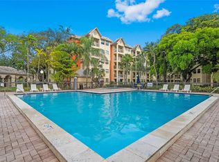 8120 Geneva Ct APT 148, Doral, FL 33166
