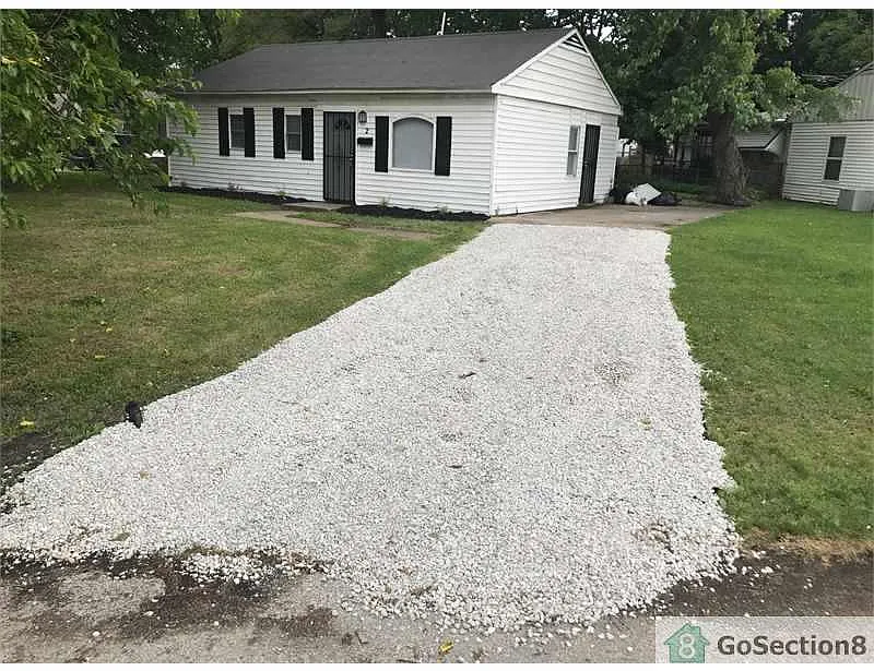 2 Marilyn Ln photo 1