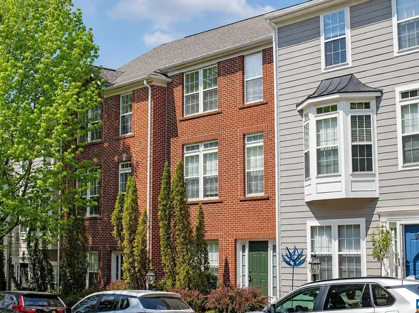 923 Bing Ln, Charlottesville, VA 22903