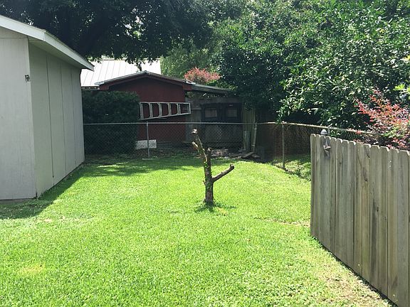5th image of 213 Saint Bernard St