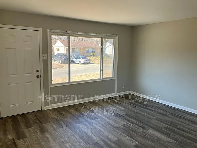 9840 Medford Dr — Photo 3