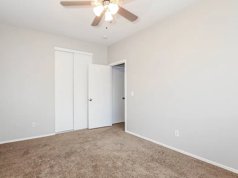 6522 W Elwood St — Photo 11