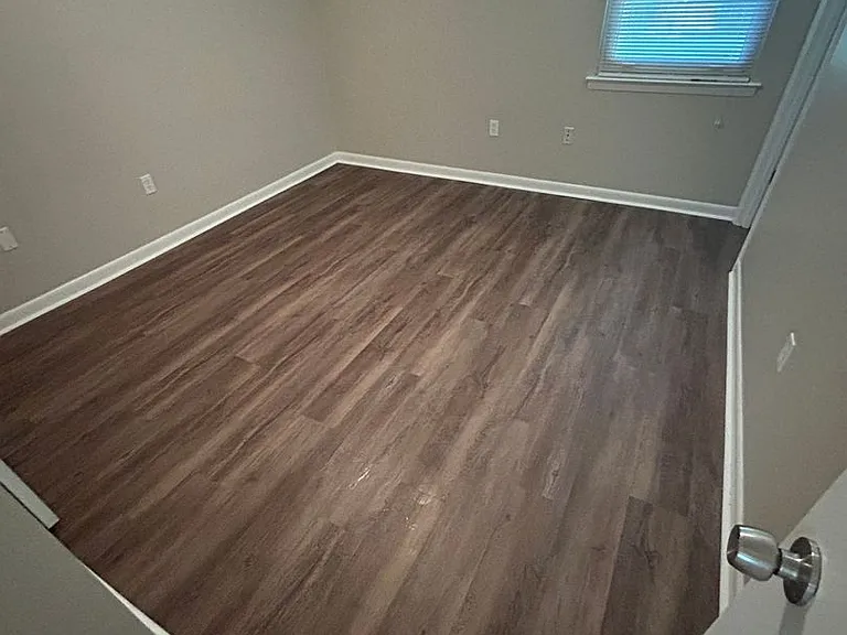 1747 Kings Way — Photo 10