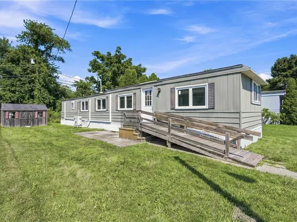 21 Cathy Cir, Portsmouth, RI 02871