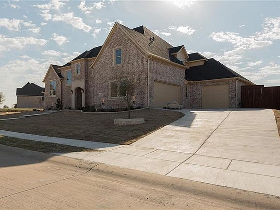 2nd image of 581 Amistad Dr