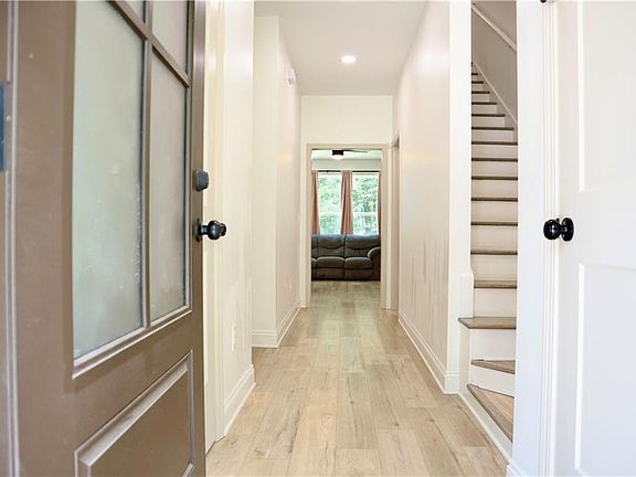 5th image of 106A Azalea Dr