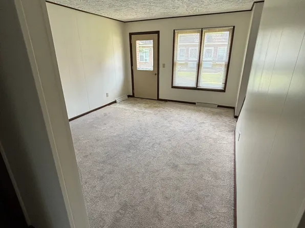 708-712 Venango Ave #8, Cambridge Springs, PA 16403