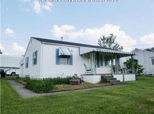 426 Waverly Dr, Cross Lanes, WV 25313