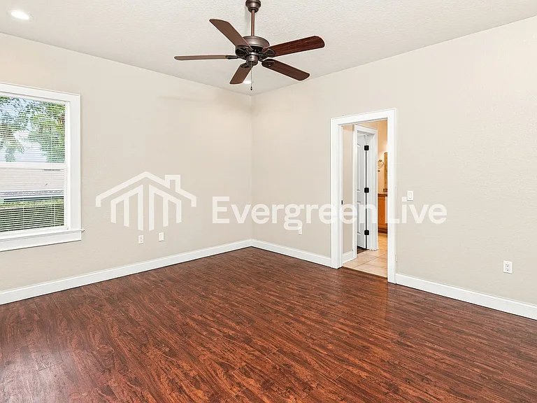 4922 Bobbie Ave — Photo 6