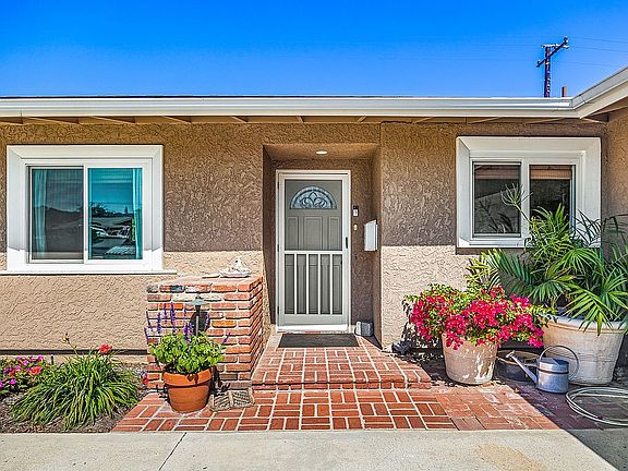 3rd image of 274 Gardenia Ave