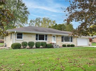 N76W14195 Lari Lou Dr, Menomonee Falls, WI 53051