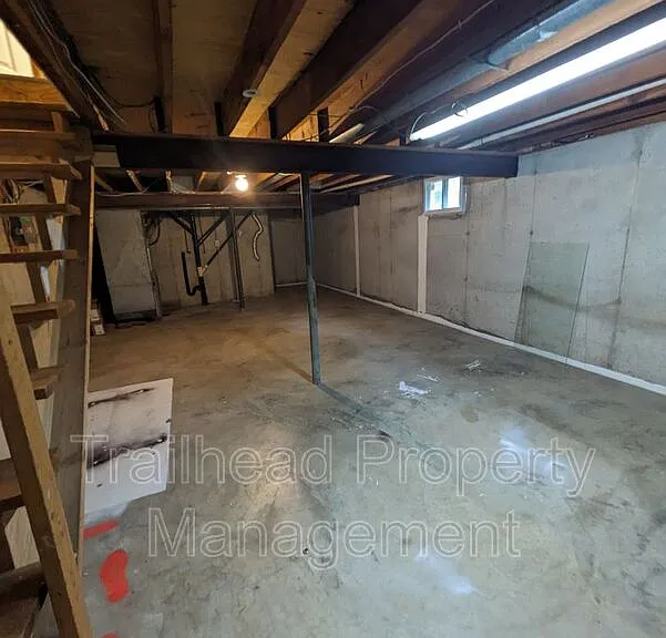 307 NE Timbercreek Dr — Photo 23