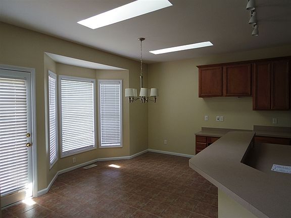 4th image of 102 Murdock Creek Ct
