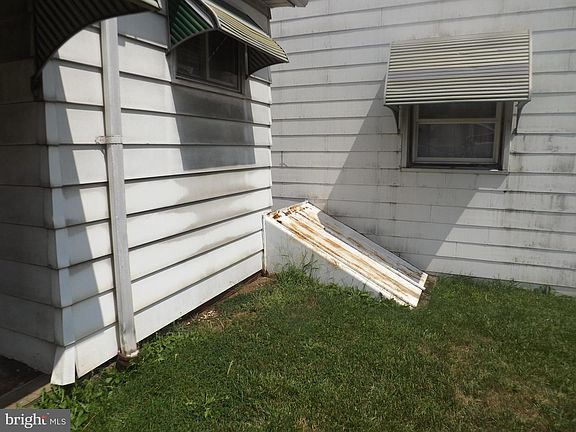 5th image of 233 S South St