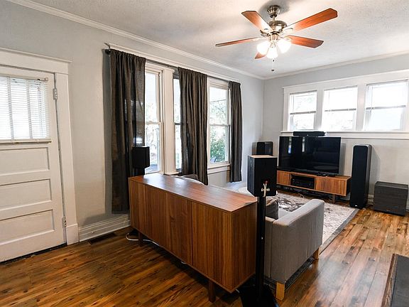 5th image of 1307 McKinney Ave