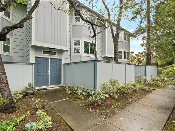 834 Bay St, Mountain View, CA 94041