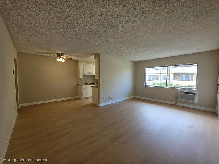 702 E Palm Ave #C — Photo 3