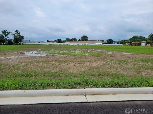 203 Charles Ct, Covington, OH 45318