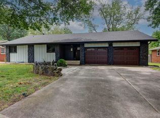 3224 W Whiteside St, Springfield, MO 65807