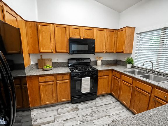 3rd image of 5005 Otters Meadow Dr