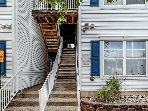 2nd image of 1737 Waterford Dr #1737