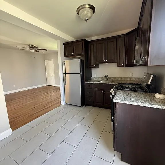 70 Plain St #72 — Photo 4