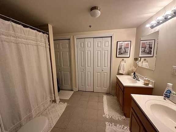 4th image of 21 E Columbia Ave APT 112