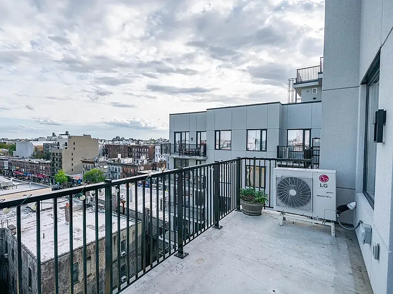 815 Flatbush Ave #Penthouse 2 — Photo 6