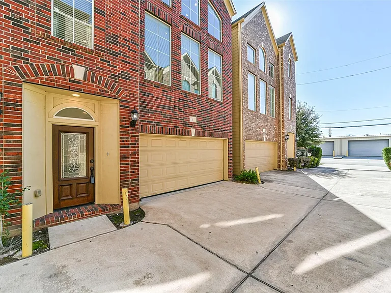 1117 Saint Agnes St #E — Photo 3