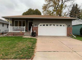 1939 W 8th St, Hastings, NE 68901