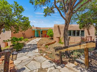 3 Cameron Ln, Santa Fe, NM 87505