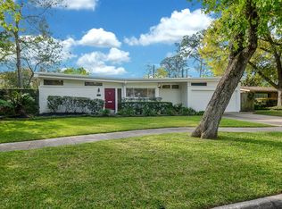 9769 Oak Point Dr, Houston, TX 77055