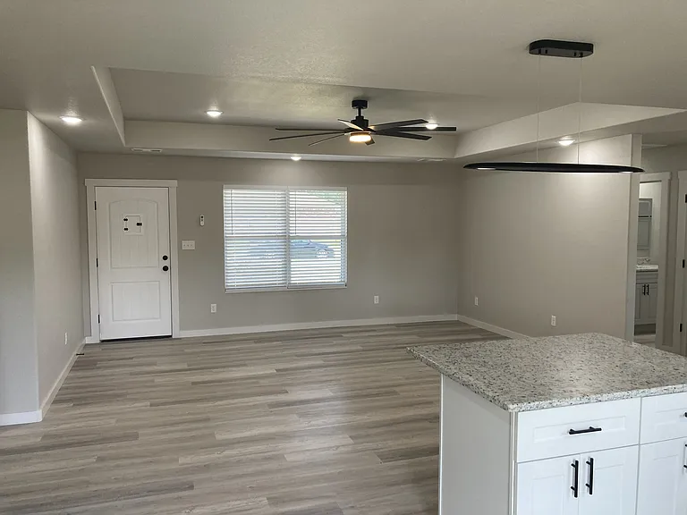 10423 Preston Ct — Photo 6