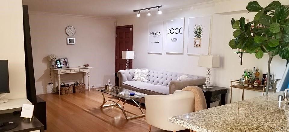 1st image of 1154 S Barrington Ave APT 207