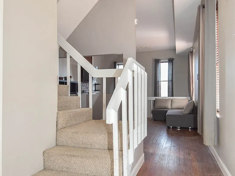2350 S 10th St #R — Photo 11