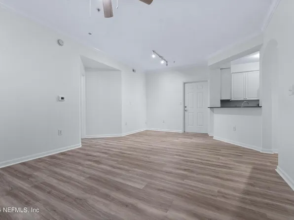 8539 GATE Parkway W #1421, Jacksonville, FL 32216