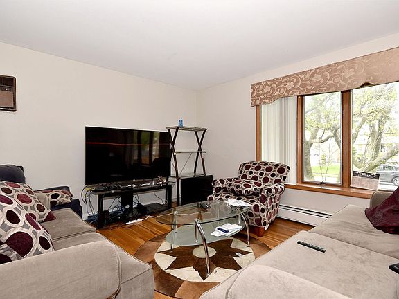 4th image of 1202 Winston Dr