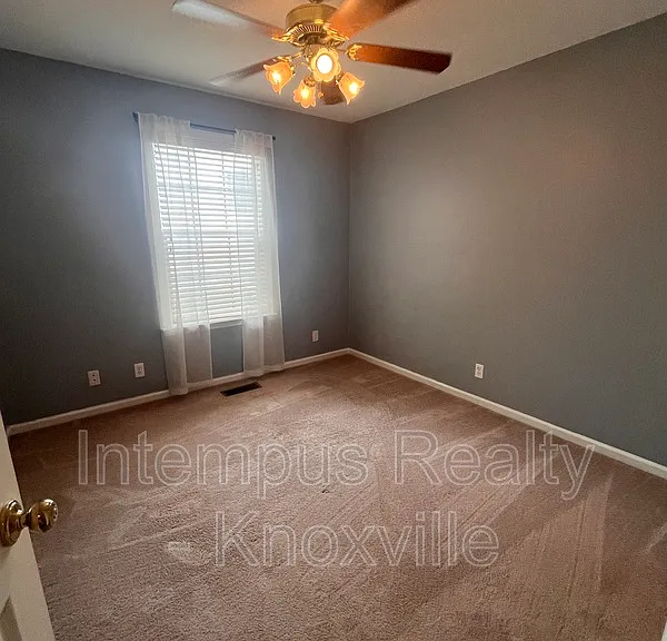 1333 Willmann Ln — Photo 23
