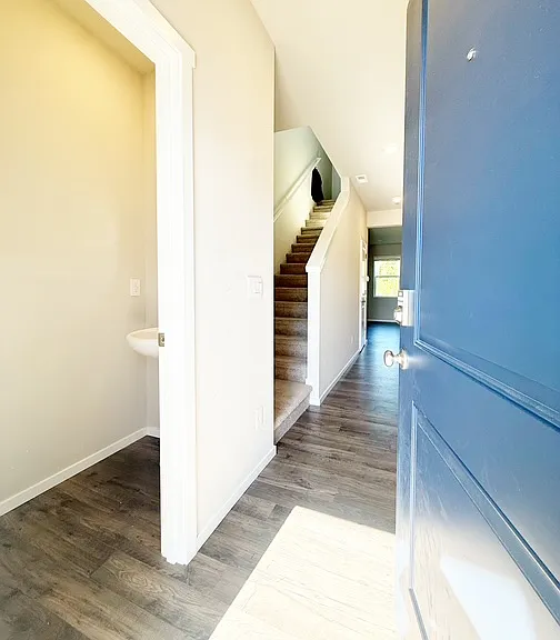 1561 SW Fielder Pl — Photo 4