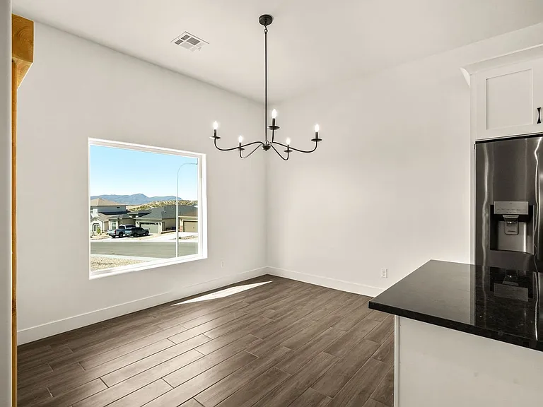 4025 Boardwalk Rd — Photo 12