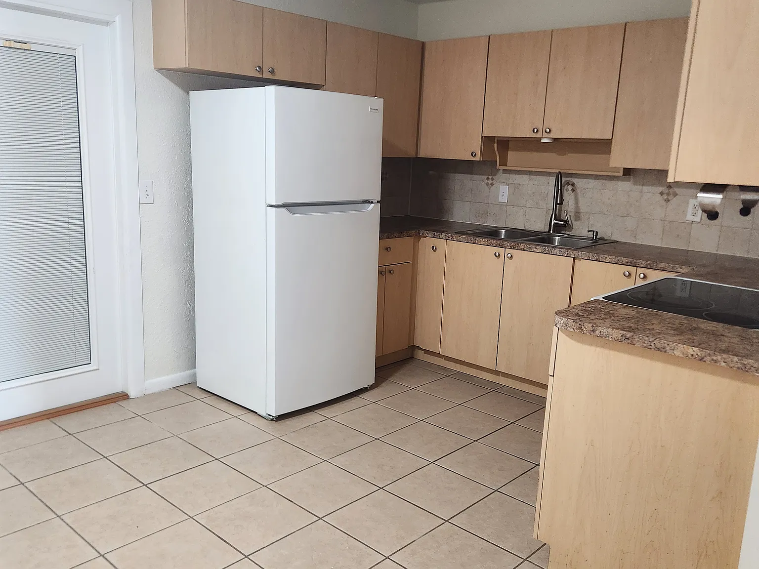 2 bed, 896 sqft, $1,500 — Photo 4