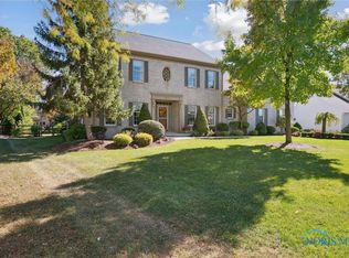 29042 Belmont Farm Rd, Perrysburg, OH 43551