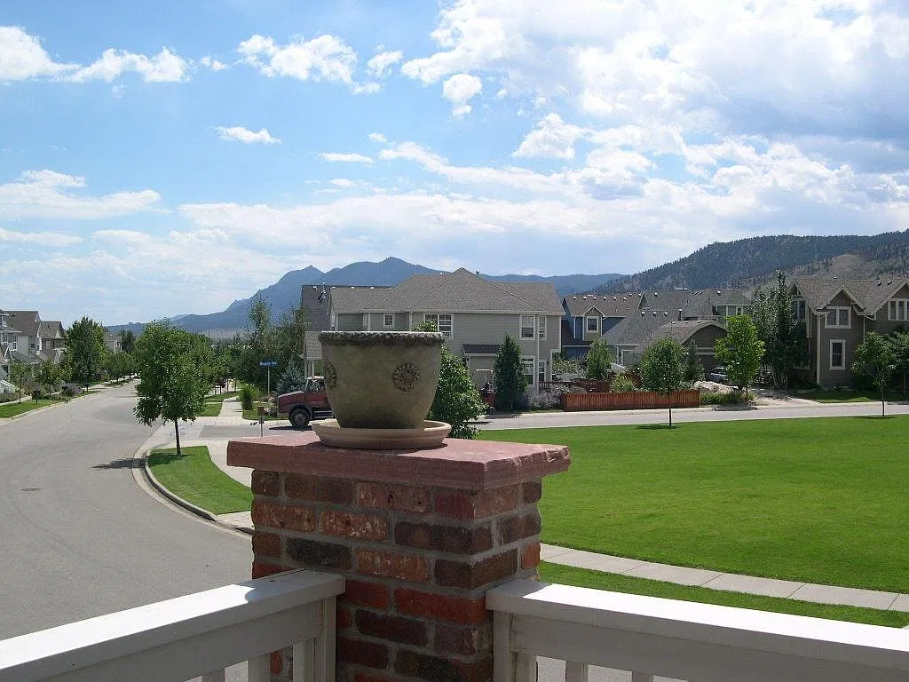 2 bed, 2.5 bath, 1547 sqft, $3,700 — Photo 4