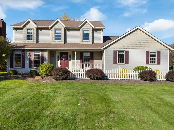 2441 W Bent Oak Cir, North Canton, OH 44720