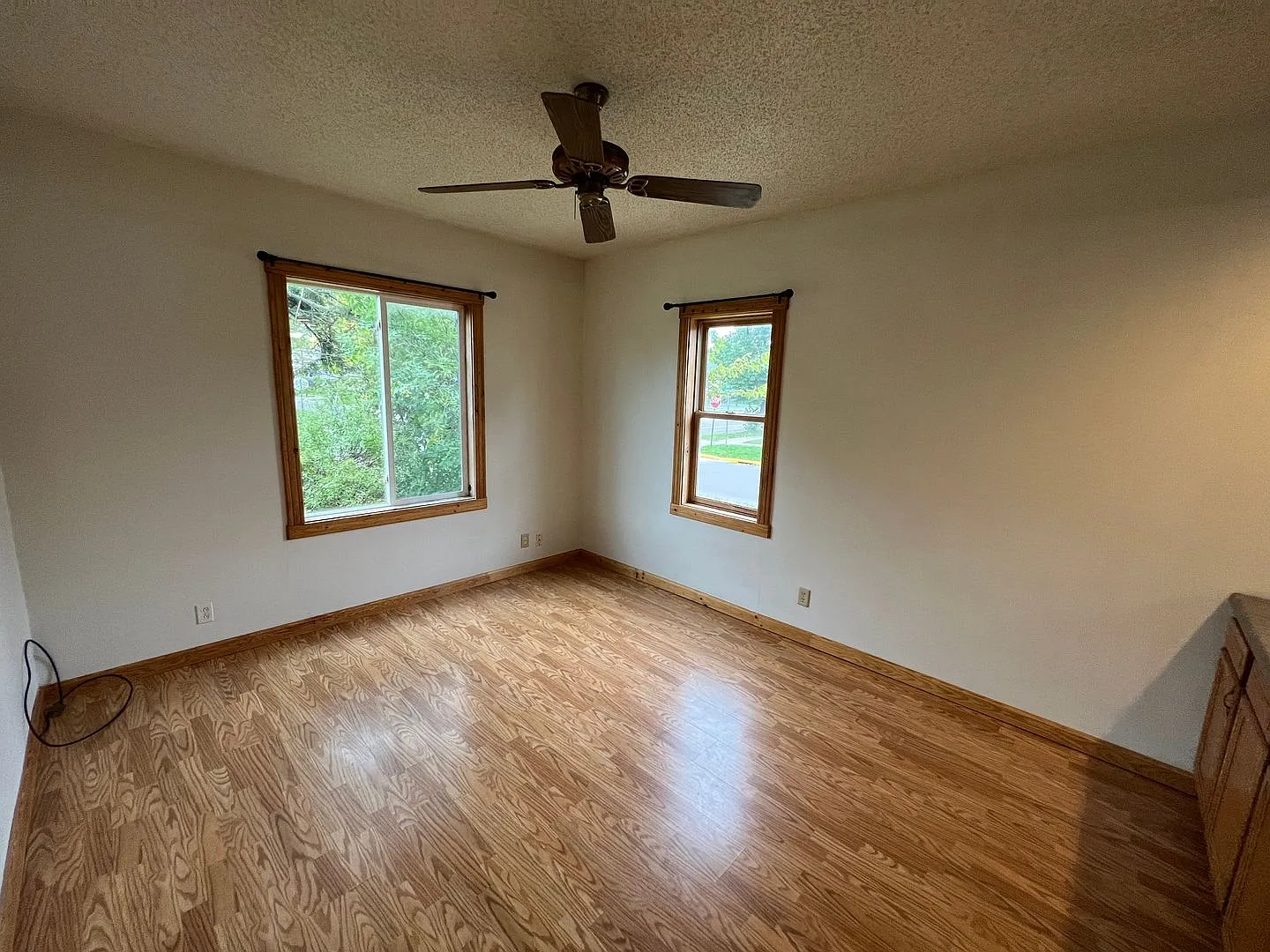 Spacious 3bd/2ba - Available November! — Photo 3