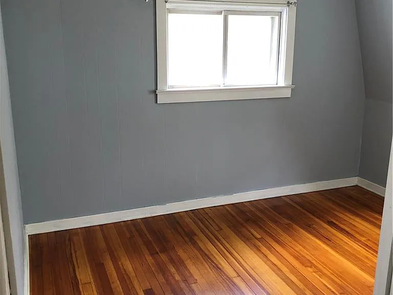135 N Cedar St — Photo 10