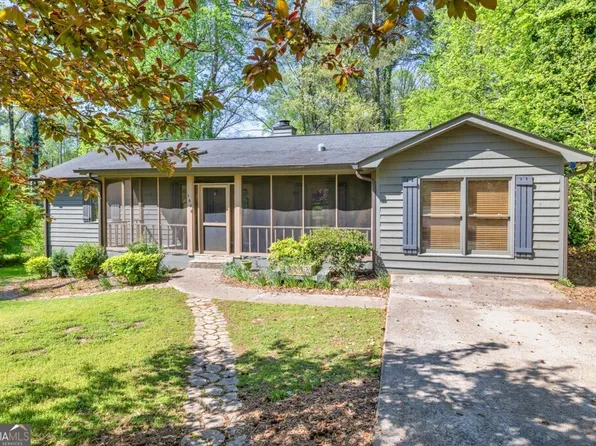 1878 Suwanee Roberts Ct, Lawrenceville, GA 30043