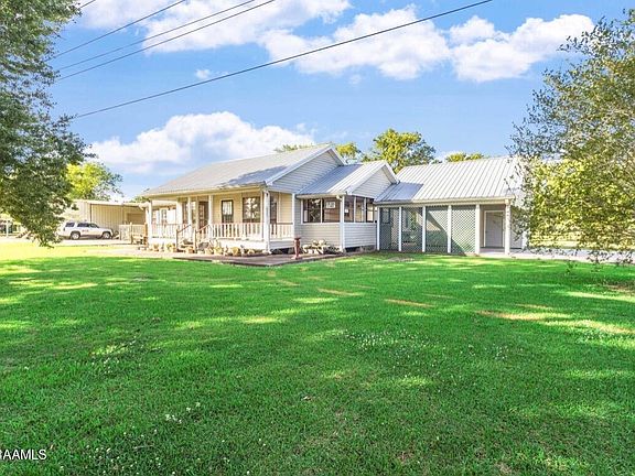 3rd image of 1007 Dautreuil Ln